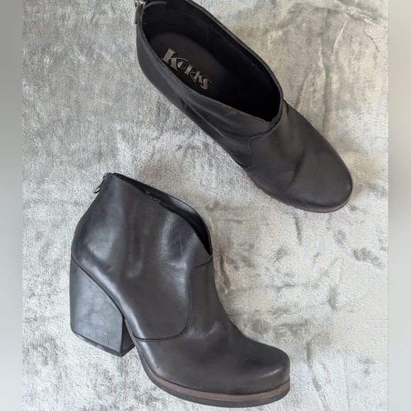 Korks by Kork-Ease Black Leather Western Block Heel Booties - Picture 2 of 15